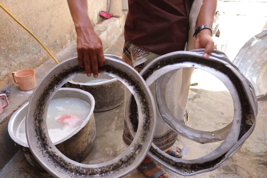 بحسب توجيهات المدير العام لمكتب وزارة الأشغال العامة والطرق بساحل حضرموت..نزول مفاجئ لمدير الإصحاح بالمحافظة لغيل باوزير وضبط مطاعم ومخبز مخالفين. "شاهد الصور" بحسب توجيهات المدير العام لمكتب وزارة الأشغال العامة والطرق بساحل حضرموت..نزول مفاجئ لمدير الإصحاح بالمحافظة لغيل باوزير وضبط مطاعم ومخبز مخالفين. "شاهد الصور"