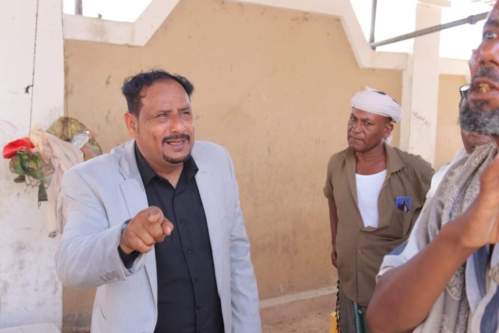 بحسب توجيهات المدير العام لمكتب وزارة الأشغال العامة والطرق بساحل حضرموت..نزول مفاجئ لمدير الإصحاح بالمحافظة لغيل باوزير وضبط مطاعم ومخبز مخالفين. "شاهد الصور" بحسب توجيهات المدير العام لمكتب وزارة الأشغال العامة والطرق بساحل حضرموت..نزول مفاجئ لمدير الإصحاح بالمحافظة لغيل باوزير وضبط مطاعم ومخبز مخالفين. "شاهد الصور"