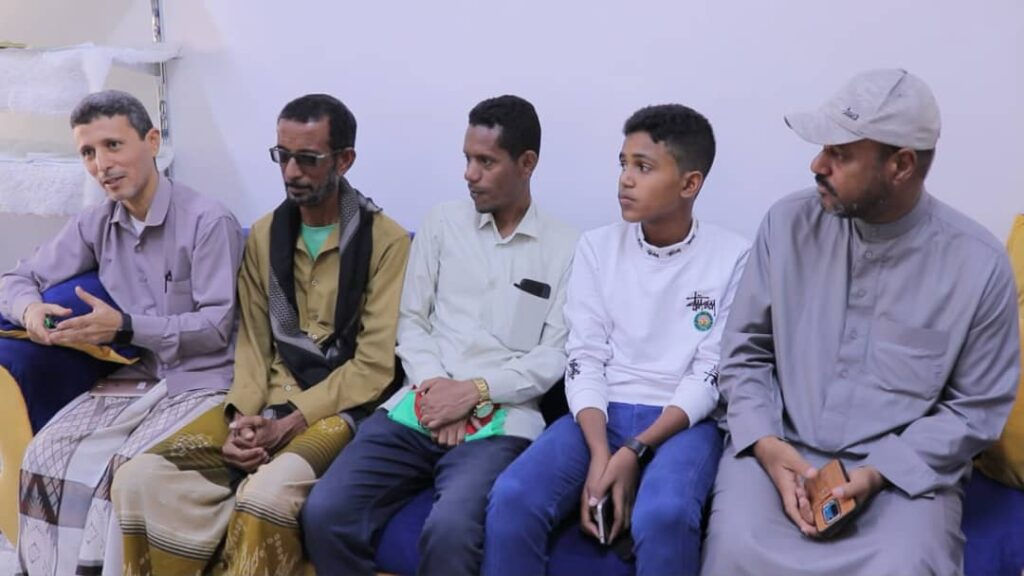 متمنياً لهم التوفيق في البطولة وتمثيل الوطن خير تمثيل .. مدير تربية القطن يودع فريق الروبوت بمدرسة الفقيد بن حمدة المشارك في البطولة الخليجية للروبوت متمنياً لهم التوفيق في البطولة وتمثيل الوطن خير تمثيل .. مدير تربية القطن يودع فريق الروبوت بمدرسة الفقيد بن حمدة المشارك في البطولة الخليجية للروبوت