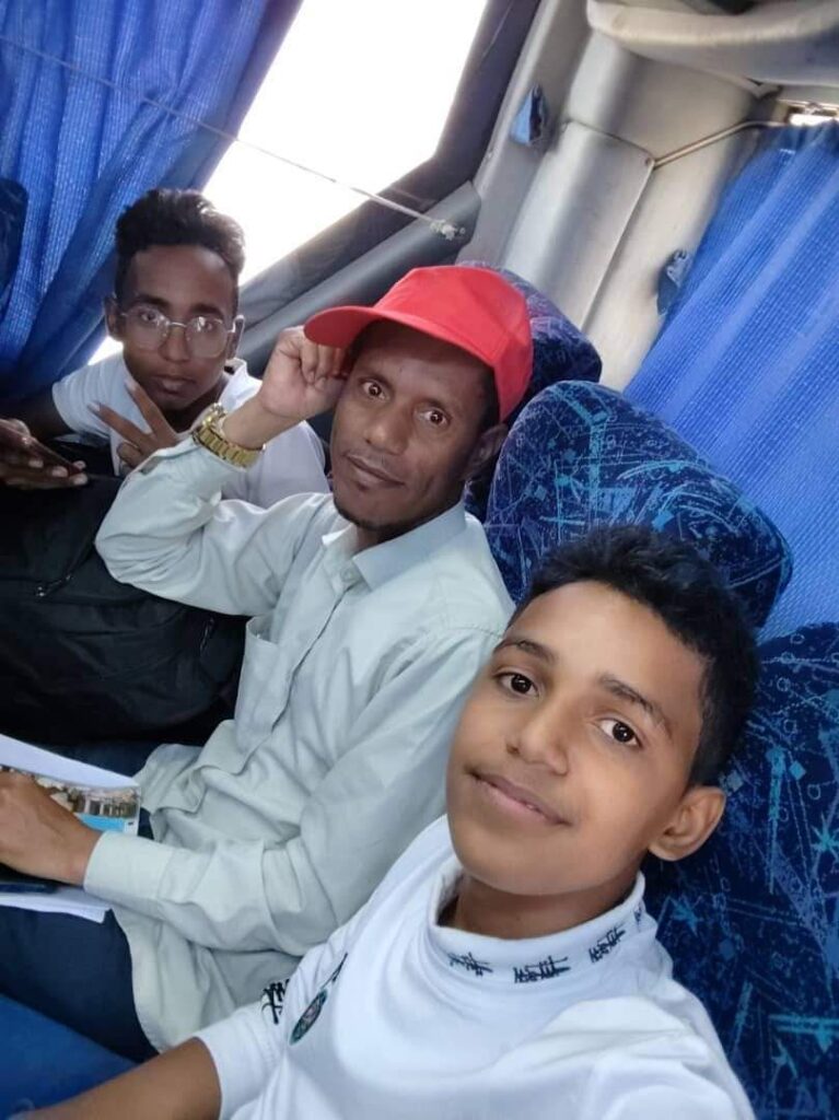 متمنياً لهم التوفيق في البطولة وتمثيل الوطن خير تمثيل .. مدير تربية القطن يودع فريق الروبوت بمدرسة الفقيد بن حمدة المشارك في البطولة الخليجية للروبوت متمنياً لهم التوفيق في البطولة وتمثيل الوطن خير تمثيل .. مدير تربية القطن يودع فريق الروبوت بمدرسة الفقيد بن حمدة المشارك في البطولة الخليجية للروبوت