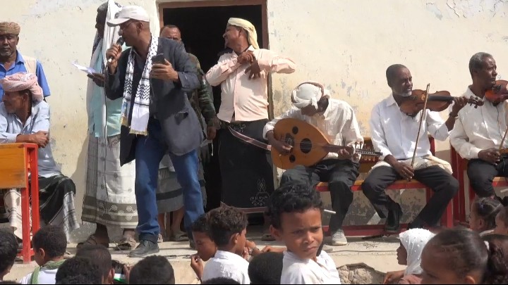 برعاية رئيس المكتب السياسي الأستاذ عبدالولي الصبيحي .. الحراك الثوري بمحافظة أبين يقيم فعالية تضامنية كبرى مع غزة بمديرية خنفر - شاهد الصور برعاية رئيس المكتب السياسي الأستاذ عبدالولي الصبيحي .. الحراك الثوري بمحافظة أبين يقيم فعالية تضامنية كبرى مع غزة بمديرية خنفر - شاهد الصور