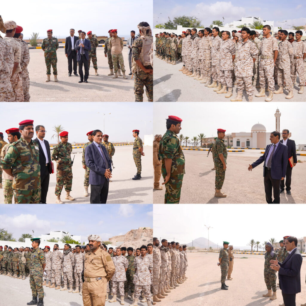 اللواء الركن البحسني يطلع على مستوى التدريبات للكتيبة المستجدة باللواء الأول حرس رئاسي اللواء الركن البحسني يطلع على مستوى التدريبات للكتيبة المستجدة باللواء الأول حرس رئاسي