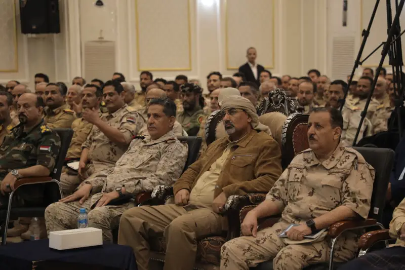 اللواء الزُبيدي : قواتنا المسلحة والأمن صمام أمان الجنوب وضمان انتصار قضية شعبه الوطنية اللواء الزُبيدي : قواتنا المسلحة والأمن صمام أمان الجنوب وضمان انتصار قضية شعبه الوطنية