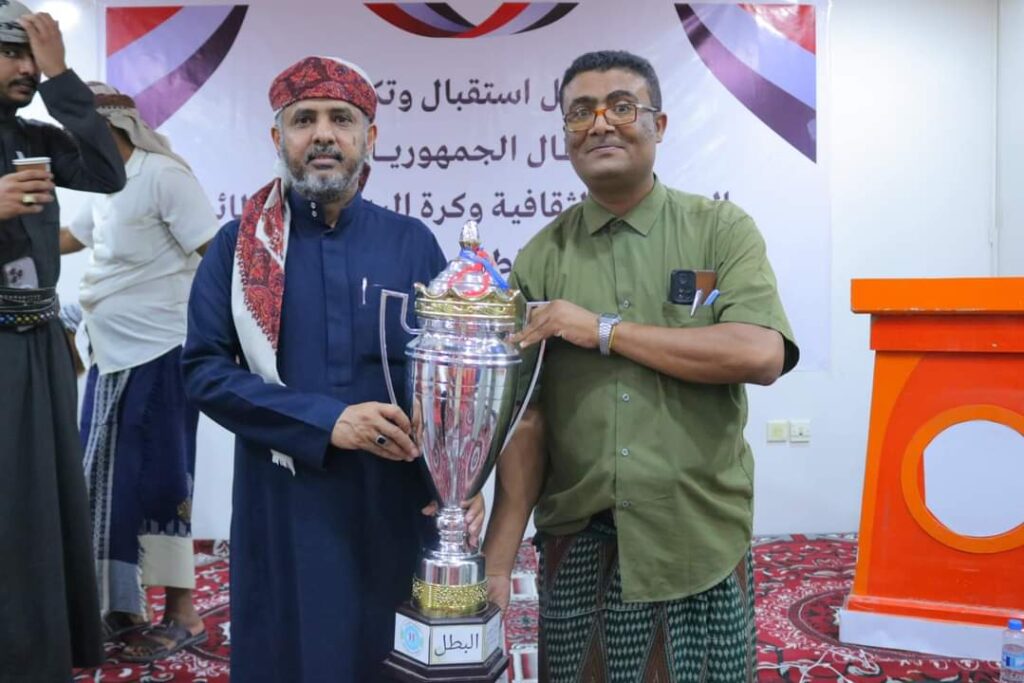 عضو مجلس الشورى باتيس يكرم ابطال الجمهورية لرياضة كرة اليد والثقافة للعام 2024م - صور عضو مجلس الشورى باتيس يكرم ابطال الجمهورية لرياضة كرة اليد والثقافة للعام 2024م - صور
