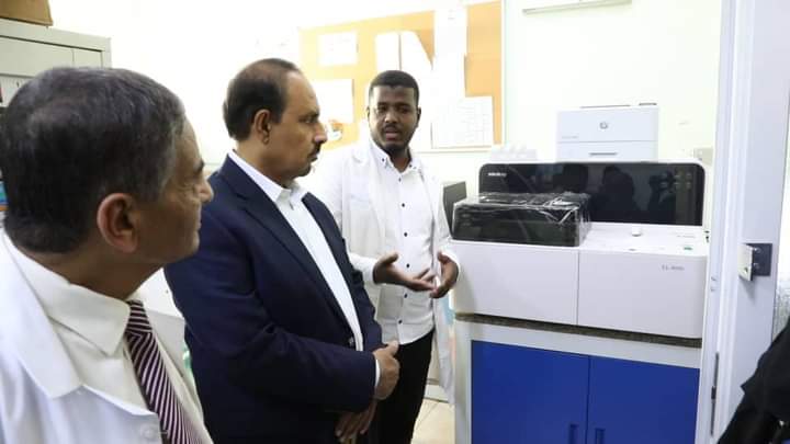 محافظ حضرموت يدشّن العمل بأجهزة طبية جديدة ويطلع على المخطط المستقبلي والتدخلات العاجلة بهيئة ابن سينا محافظ حضرموت يدشّن العمل بأجهزة طبية جديدة ويطلع على المخطط المستقبلي والتدخلات العاجلة بهيئة ابن سينا