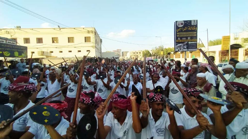 بمناسبة وصولهم .. حافة الحوطة تستضيف عدة قشمر ومدينة سيئون تشهد ألعاب شعبية "شاهد الصور" بمناسبة وصولهم .. حافة الحوطة تستضيف عدة قشمر ومدينة سيئون تشهد ألعاب شعبية "شاهد الصور"