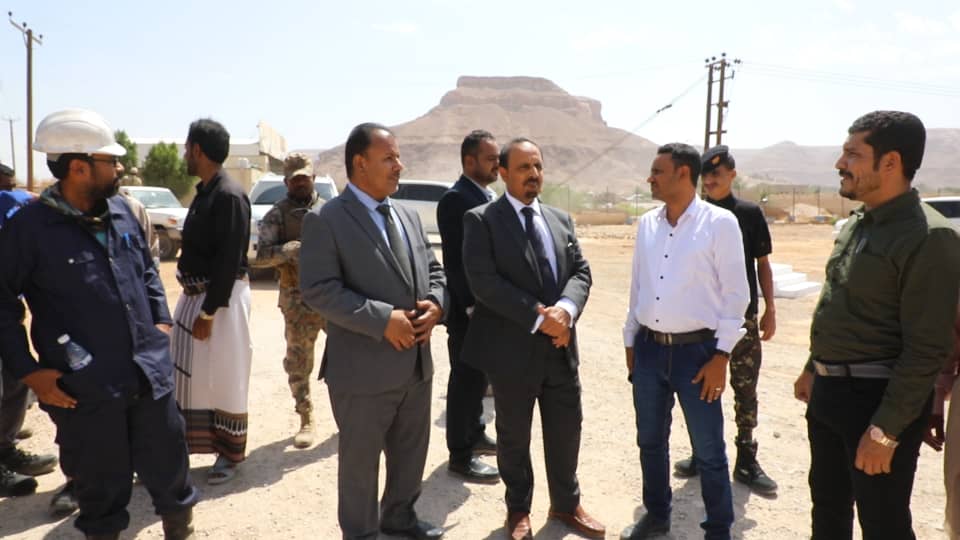 محافظ حضرموت يضع حجر الأساس لمشروع خط أبراج نقل الطاقة من المحطة الغازية (خرير -الغرف) 132 ك.ف محافظ حضرموت يضع حجر الأساس لمشروع خط أبراج نقل الطاقة من المحطة الغازية (خرير -الغرف) 132 ك.ف
