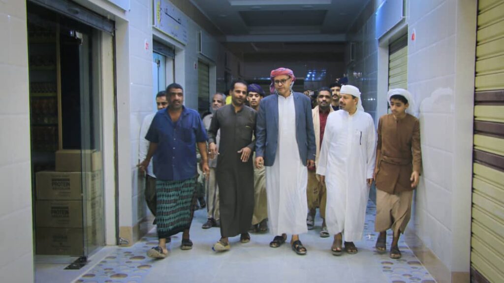 خلال افتتاحه مركز (استار مول) التجاري بمدينة سيئون .. مدير عام سيئون يؤكد أن المشاريع الإستثمارية تعد خطوة مهمة في تعزيز مكانة سيئون كواحدة من المدن الرائدة في المجال الإستثماري على مستوى الجمهورية. خلال افتتاحه مركز (استار مول) التجاري بمدينة سيئون .. مدير عام سيئون يؤكد أن المشاريع الإستثمارية تعد خطوة مهمة في تعزيز مكانة سيئون كواحدة من المدن الرائدة في المجال الإستثماري على مستوى الجمهورية.