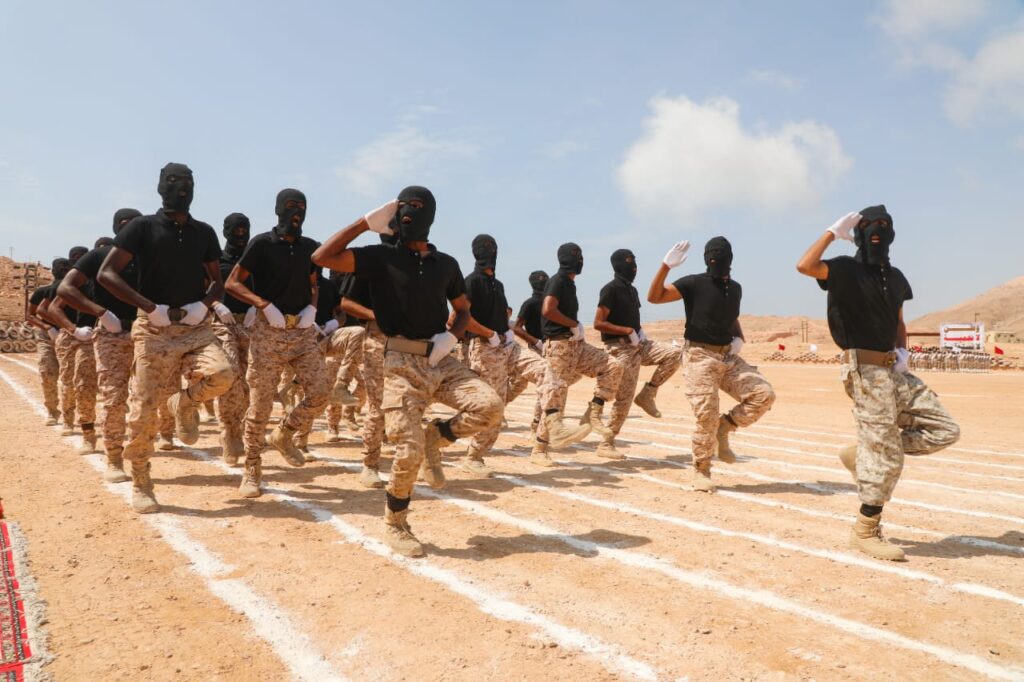 عضو مجلس القيادة الرئاسي البحسني يشهد حفل تخرّج الدفعة التاسعة استجداد بلواء النخبة الحضرمي عضو مجلس القيادة الرئاسي البحسني يشهد حفل تخرّج الدفعة التاسعة استجداد بلواء النخبة الحضرمي