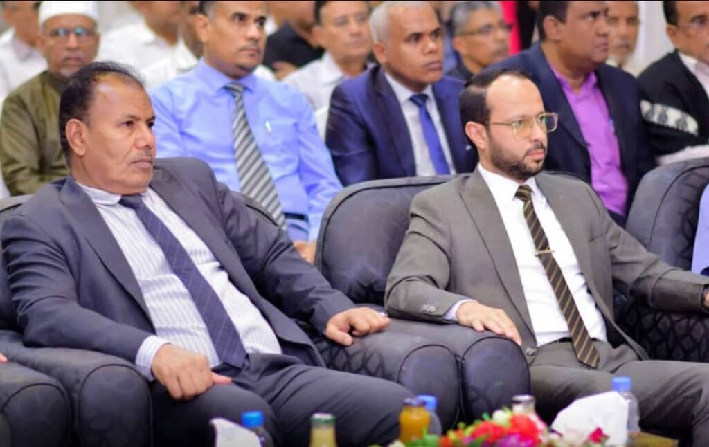 الوكيل العامري يشهد حفل تكريم الموظف المثالي بمكتب وزارة الخدمة المدنية والتأمينات بوادي وصحراء حضرموت الوكيل العامري يشهد حفل تكريم الموظف المثالي بمكتب وزارة الخدمة المدنية والتأمينات بوادي وصحراء حضرموت