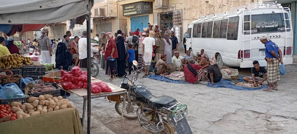 عدسة كاميرا تاربة اليوم تتجول في السوق الرمضاني في مدينة القطن في اليوم الثاني من شهر رمضان عدسة كاميرا تاربة اليوم تتجول في السوق الرمضاني في مدينة القطن في اليوم الثاني من شهر رمضان