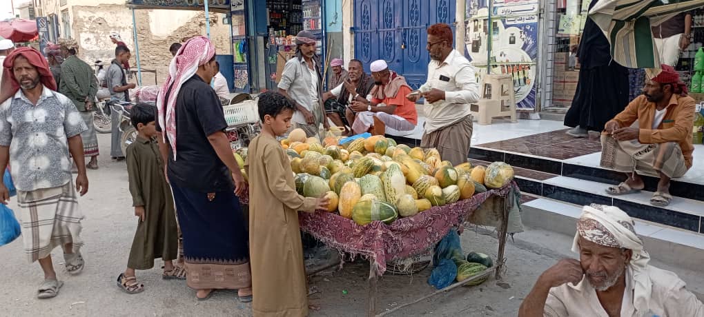 عدسة كاميرا تاربة اليوم تتجول في السوق الرمضاني في مدينة القطن في اليوم الثاني من شهر رمضان عدسة كاميرا تاربة اليوم تتجول في السوق الرمضاني في مدينة القطن في اليوم الثاني من شهر رمضان