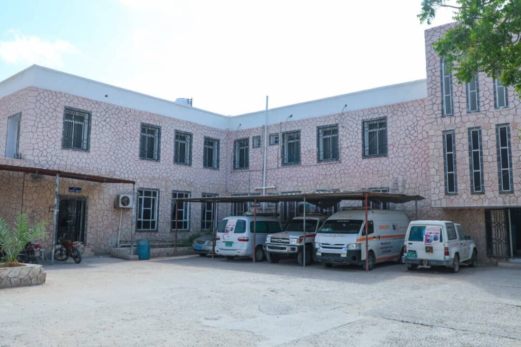 عضو مجلس القيادة الرئاسي البحسني يطلع على مستوى الخدمات الطبية والعلاجية بمستشفى غيل باوزير عضو مجلس القيادة الرئاسي البحسني يطلع على مستوى الخدمات الطبية والعلاجية بمستشفى غيل باوزير