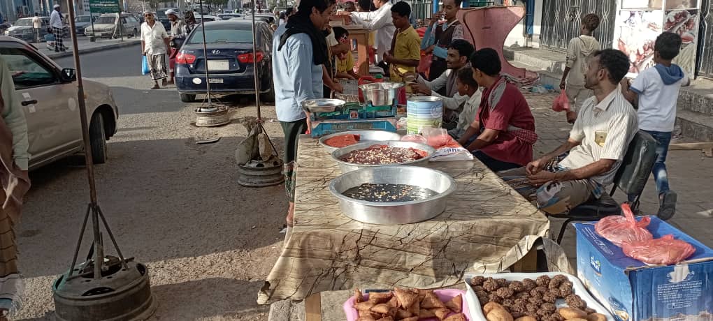 عدسة تاربه اليوم ترصد الحركة الشعبية في الأسواق الشعبية الحضرمية الرمضانيه في مدينة الشحر عدسة تاربه اليوم ترصد الحركة الشعبية في الأسواق الشعبية الحضرمية الرمضانيه في مدينة الشحر