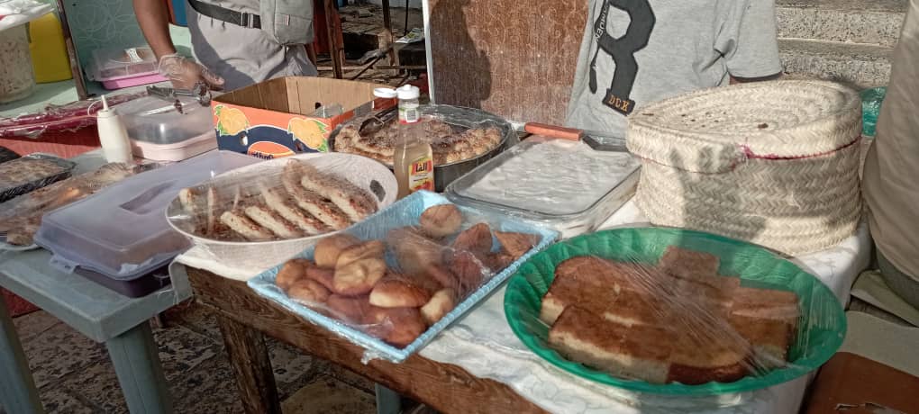 عدسة تاربه اليوم ترصد الحركة الشعبية في الأسواق الشعبية الحضرمية الرمضانيه في مدينة الشحر عدسة تاربه اليوم ترصد الحركة الشعبية في الأسواق الشعبية الحضرمية الرمضانيه في مدينة الشحر