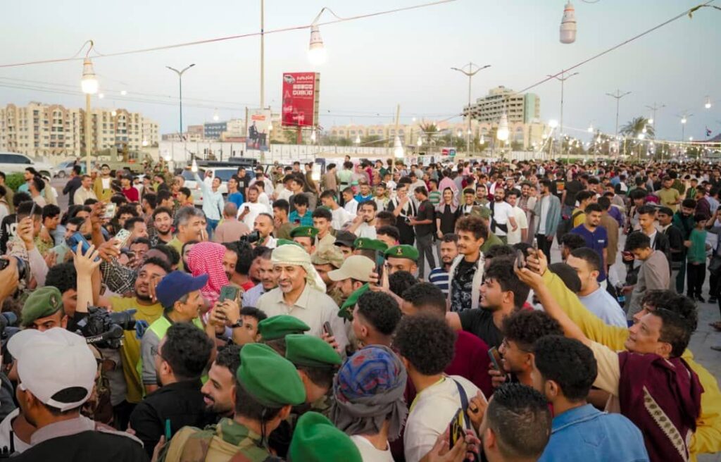 الرئيس الزُبيدي يزور الإفطار السنوي السابع للمجلس العزابي بالعاصمة عدن الرئيس الزُبيدي يزور الإفطار السنوي السابع للمجلس العزابي بالعاصمة عدن