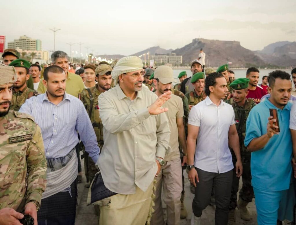 الرئيس الزُبيدي يزور الإفطار السنوي السابع للمجلس العزابي بالعاصمة عدن الرئيس الزُبيدي يزور الإفطار السنوي السابع للمجلس العزابي بالعاصمة عدن