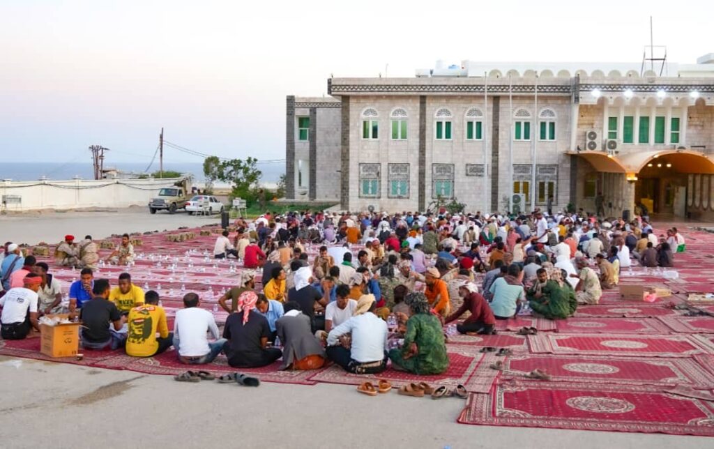 عضو مجلس القيادة البحسني يشيد بدور قبائل حضرموت في تحقيق التكافل الاجتماعي عضو مجلس القيادة البحسني يشيد بدور قبائل حضرموت في تحقيق التكافل الاجتماعي