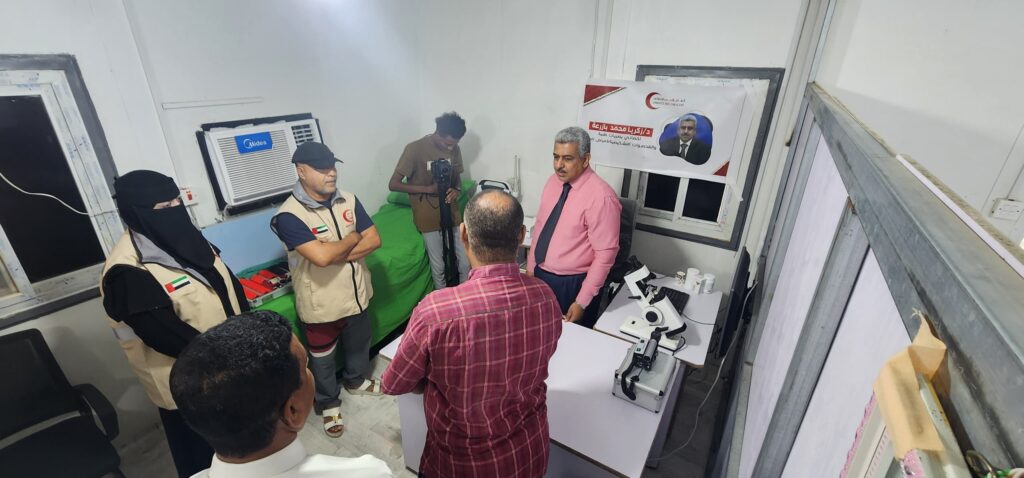 الجمحي يدشن فعاليات أسبوع الخير الطبي المجاني بمركز المحور الصحي بربوة خلف بالمكلا بدعم من الهلال الأحمر الاماراتي الجمحي يدشن فعاليات أسبوع الخير الطبي المجاني بمركز المحور الصحي بربوة خلف بالمكلا بدعم من الهلال الأحمر الاماراتي