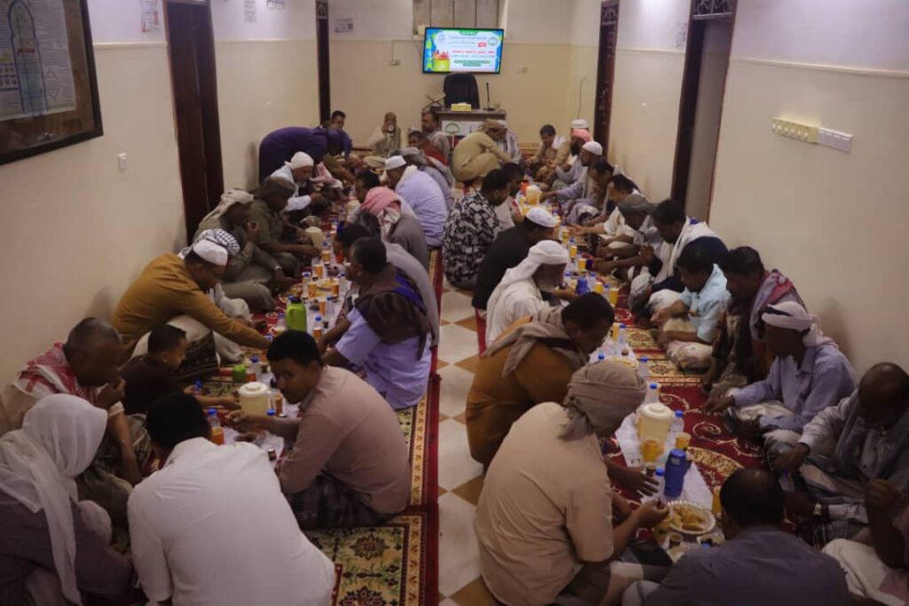 بتمويل كريم من عددٍمن فاعلي الخير ..وبرعاية كريمة من مؤسسة اقرأللتعليم للتنمية إدارة مركزتاج الوقار النموذجي بتاربة تقيم إفطاراً وأمسية رمضانية لآباء وطلاب حلقات المركز والمعلمين بتمويل كريم من عددٍمن فاعلي الخير ..وبرعاية كريمة من مؤسسة اقرأللتعليم للتنمية إدارة مركزتاج الوقار النموذجي بتاربة تقيم إفطاراً وأمسية رمضانية لآباء وطلاب حلقات المركز والمعلمين