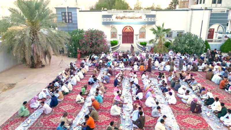 الشيخ يحيى باجري ينظم أمسية رمضانية ومأدبة إفطار في قصره العامر بمدينة بور التاريخية الشيخ يحيى باجري ينظم أمسية رمضانية ومأدبة إفطار في قصره العامر بمدينة بور التاريخية