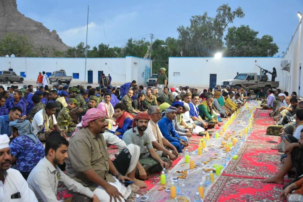 إدارة أمن حضرموت الوادي والصحراء تنظم أمسية رمضانية والافطار الجماعي السنوي لمنتسبي الأمن والشرطة إدارة أمن حضرموت الوادي والصحراء تنظم أمسية رمضانية والافطار الجماعي السنوي لمنتسبي الأمن والشرطة