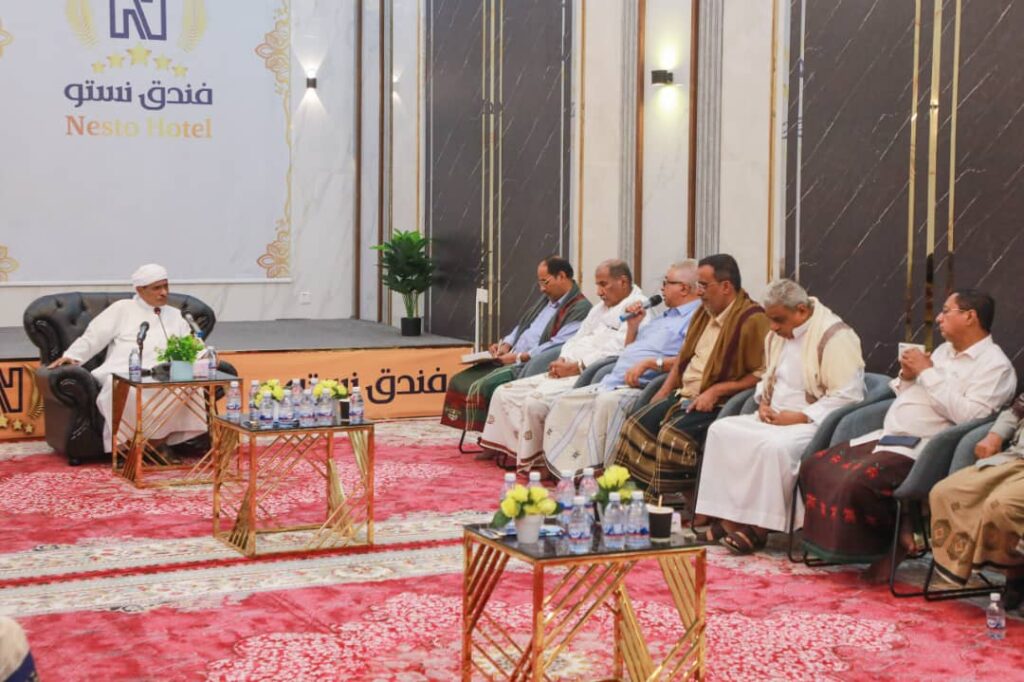 البحسني يؤكد على أهمية أن تضطلع الجامعات ومراكز الأبحاث والدراسات بدورها لتحليل ومعالجة القضايا والمشاكل في البلاد البحسني يؤكد على أهمية أن تضطلع الجامعات ومراكز الأبحاث والدراسات بدورها لتحليل ومعالجة القضايا والمشاكل في البلاد