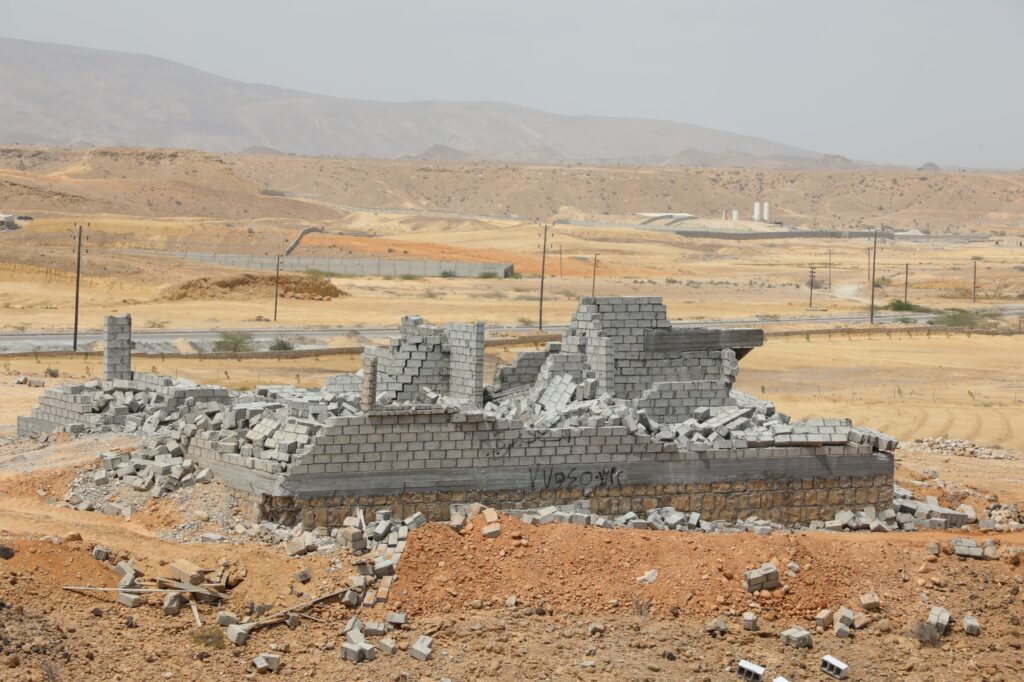 المحافظ بن ماضي يتفقد التجهيزات الأخيرة لمشروع الصالة الكبرى متعدّدة الاغراض بكلية طب جامعة حضرموت المحافظ بن ماضي يتفقد التجهيزات الأخيرة لمشروع الصالة الكبرى متعدّدة الاغراض بكلية طب جامعة حضرموت