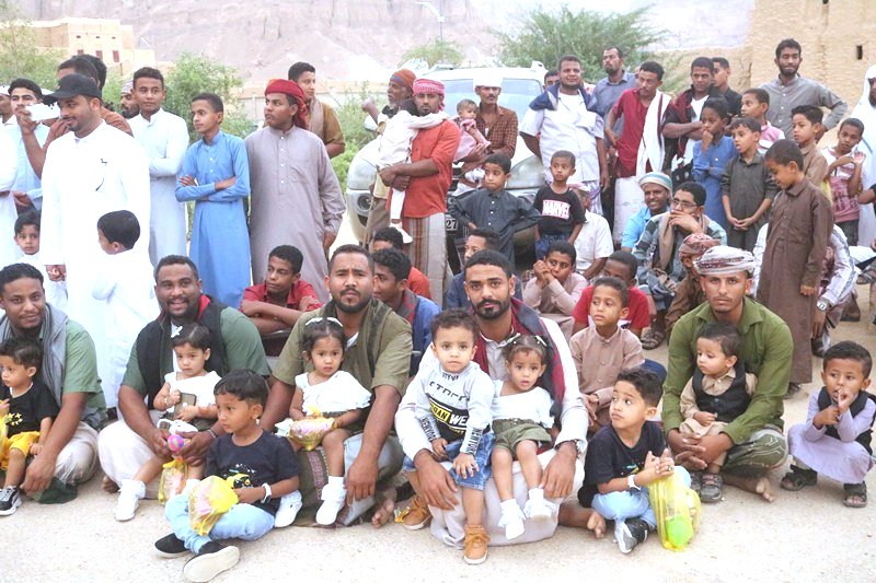 جيش الفرقان وفرقة النمر الكوميدية يشاركان في ختم مسجد جامع النور بعرض آل عل بن سعيد بسيئون جيش الفرقان وفرقة النمر الكوميدية يشاركان في ختم مسجد جامع النور بعرض آل عل بن سعيد بسيئون
