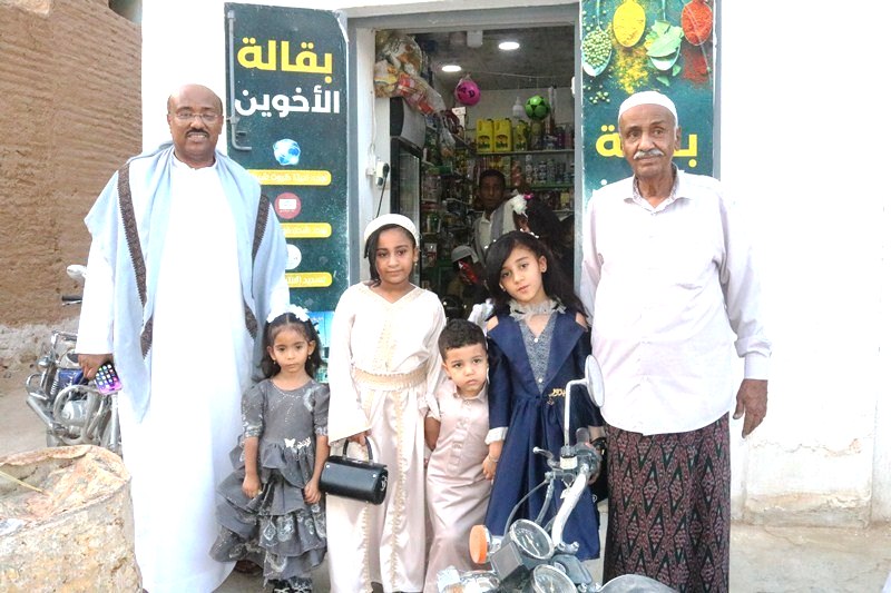 عروض شعبية وكرنفالية في ختايم ليلة 21 من رمضان في عدد من مساجد مدينة سيئون عروض شعبية وكرنفالية في ختايم ليلة 21 من رمضان في عدد من مساجد مدينة سيئون