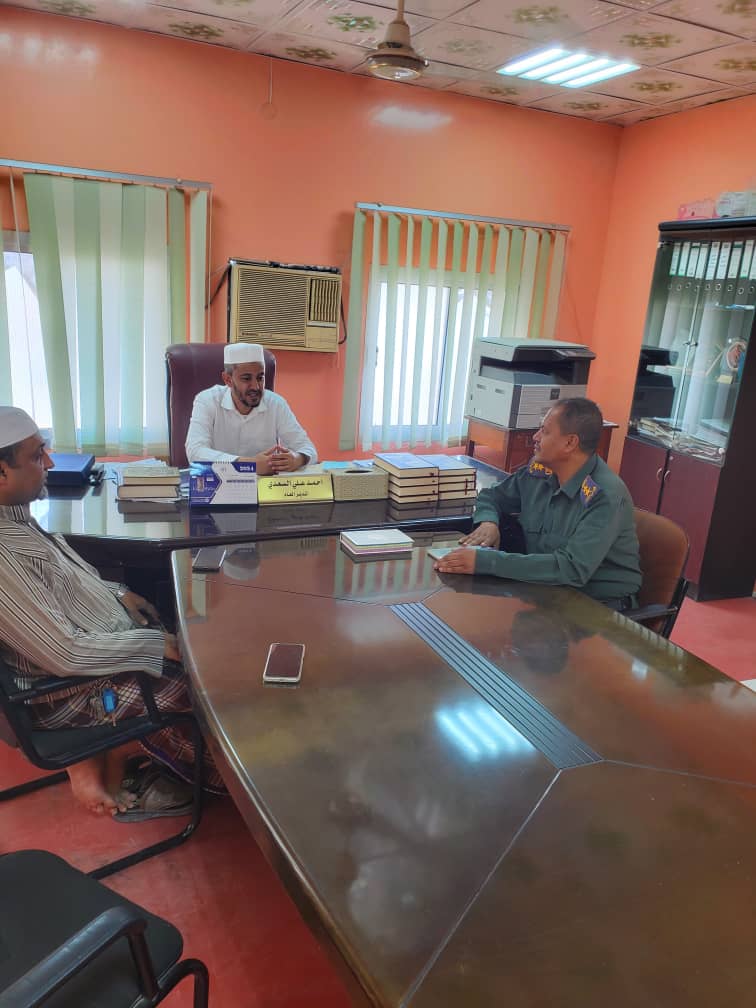 تعميم مكتب الأوقاف بسحب المصحف الملون بألوان الطيف من المساجد تعميم مكتب الأوقاف بسحب المصحف الملون بألوان الطيف من المساجد