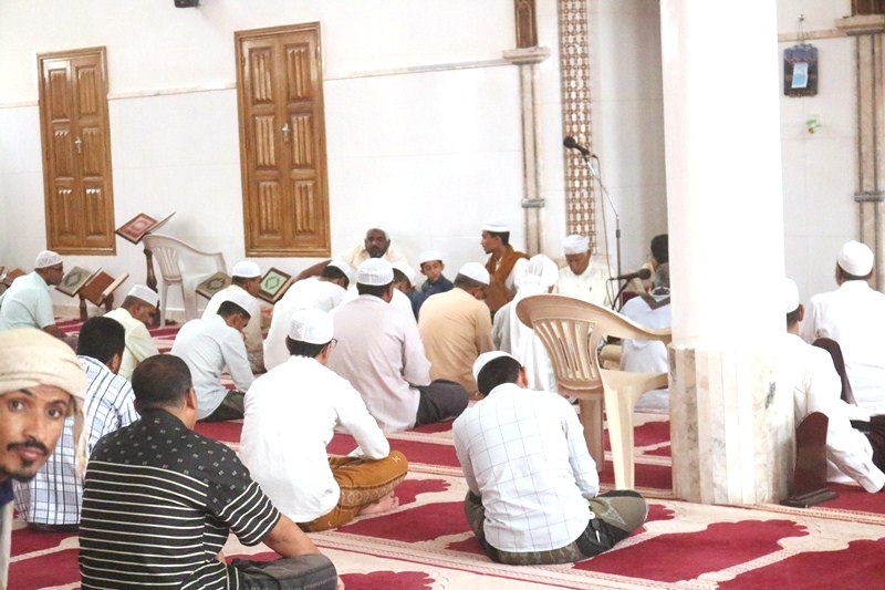 موشحات ورقصات تراثية توديعيه بشهر رمضان في ختايم ليلة 25 من رمضان بمساجد مدينة سيئون موشحات ورقصات تراثية توديعيه بشهر رمضان في ختايم ليلة 25 من رمضان بمساجد مدينة سيئون