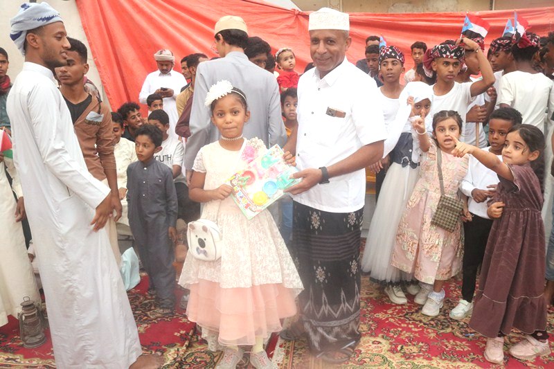 موشحات ورقصات تراثية توديعيه بشهر رمضان في ختايم ليلة 25 من رمضان بمساجد مدينة سيئون موشحات ورقصات تراثية توديعيه بشهر رمضان في ختايم ليلة 25 من رمضان بمساجد مدينة سيئون