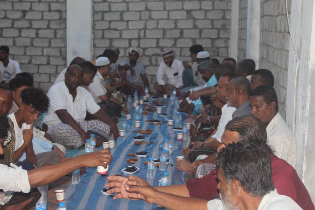 جمعية التعاونية السمكية فرع بروم تقيم مأدبة إفطار صائم للأعضائها جمعية التعاونية السمكية فرع بروم تقيم مأدبة إفطار صائم للأعضائها