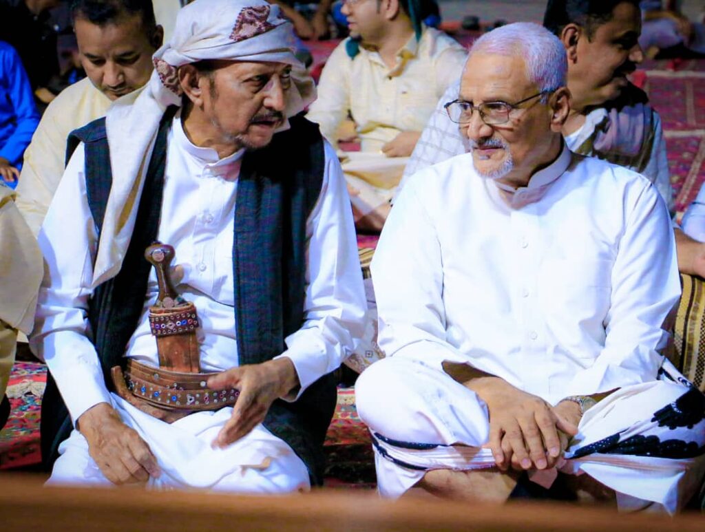 قبيلة آل الشيخ علي هرهرة ”حضرموت“ القطن عرض مسرور تحيي حفل الإفطار السنوي السادس للقبيلة "شاهد الصور" قبيلة آل الشيخ علي هرهرة ”حضرموت“ القطن عرض مسرور تحيي حفل الإفطار السنوي السادس للقبيلة "شاهد الصور"