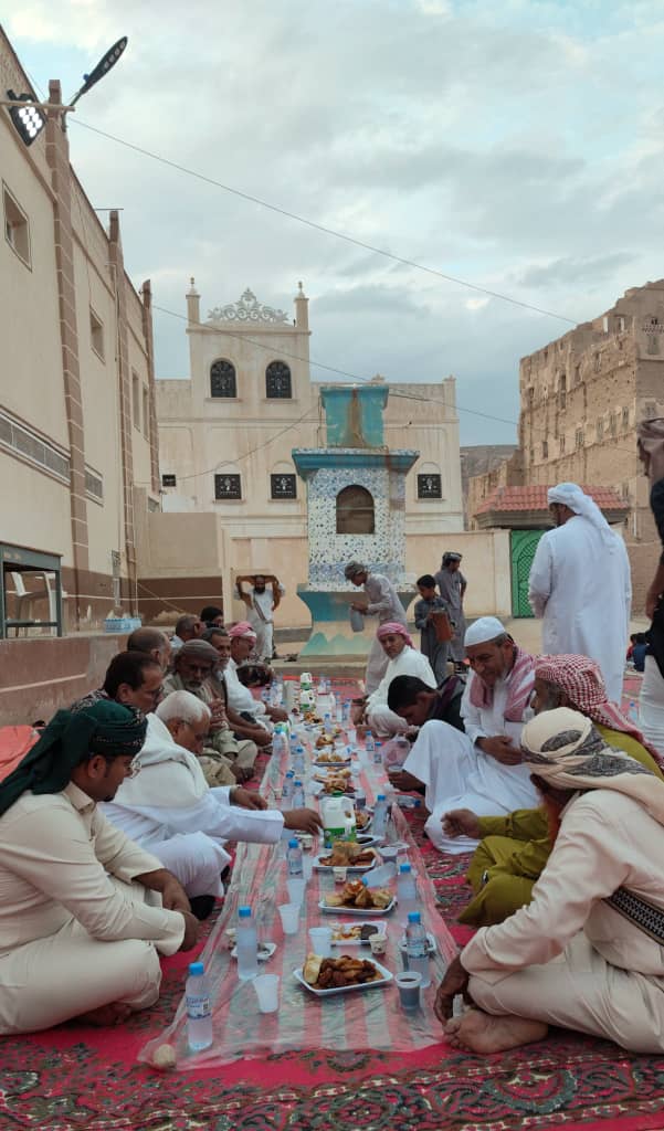 قبيلة آل الشيخ علي هرهرة ”حضرموت“ القطن عرض مسرور تحيي حفل الإفطار السنوي السادس للقبيلة "شاهد الصور" قبيلة آل الشيخ علي هرهرة ”حضرموت“ القطن عرض مسرور تحيي حفل الإفطار السنوي السادس للقبيلة "شاهد الصور"