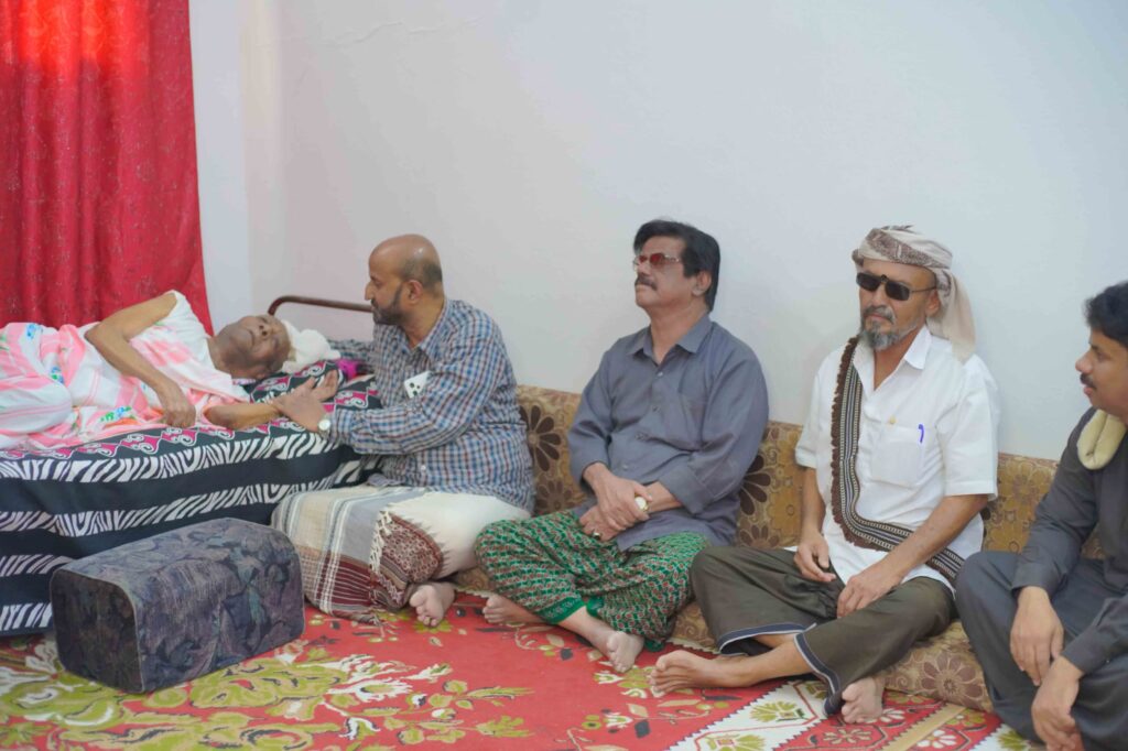 رئيس كلتة وادي حضرموت للجمعية الوطنية يزور كبار السن من المناضلين الجنوبيين رئيس كلتة وادي حضرموت للجمعية الوطنية يزور كبار السن من المناضلين الجنوبيين