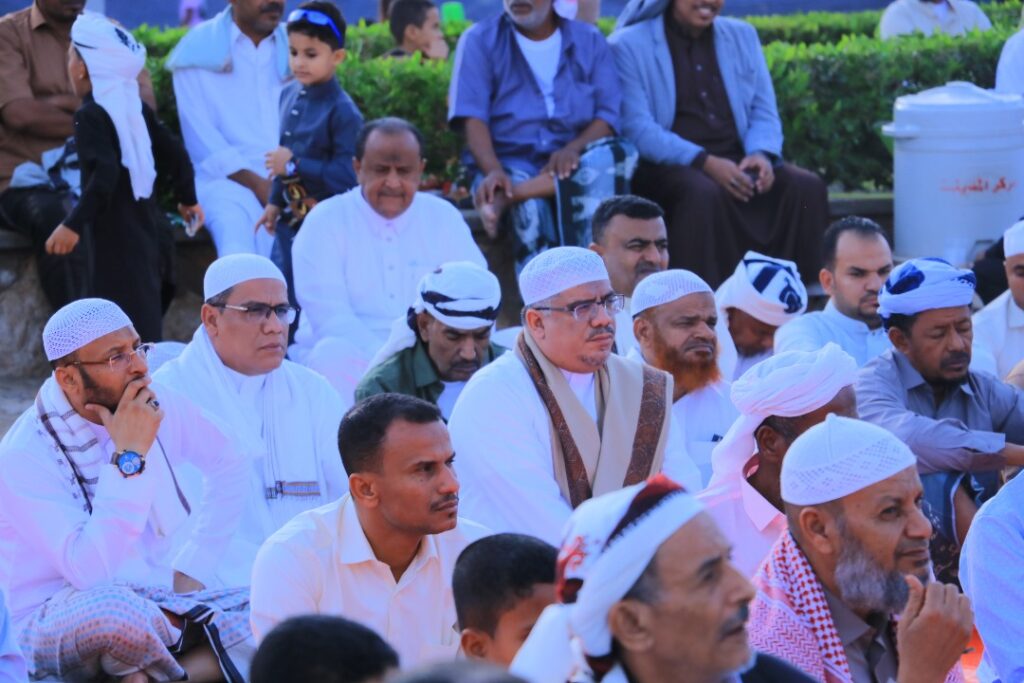 خطيب مصلى العيد بسيئون يؤكد أن الشباب عنوان النماء وسبيل البناء ، وغزة علمت الأمة الإسلامية أن حقيقة النصر الثبات على الحق والمبادئ "صور" خطيب مصلى العيد بسيئون يؤكد أن الشباب عنوان النماء وسبيل البناء ، وغزة علمت الأمة الإسلامية أن حقيقة النصر الثبات على الحق والمبادئ "صور"