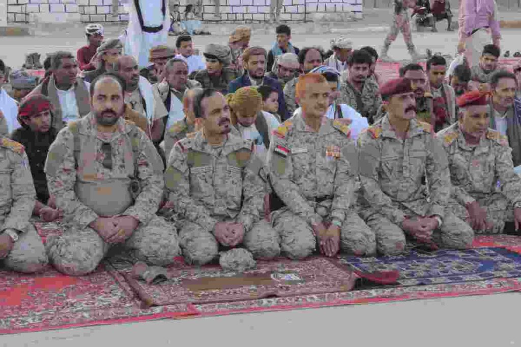 العسكرية الاولى تحيي صلاة عيد الفطر وتقدم مكافأت مالية لعدد من الجنود والضباط العسكرية الاولى تحيي صلاة عيد الفطر وتقدم مكافأت مالية لعدد من الجنود والضباط