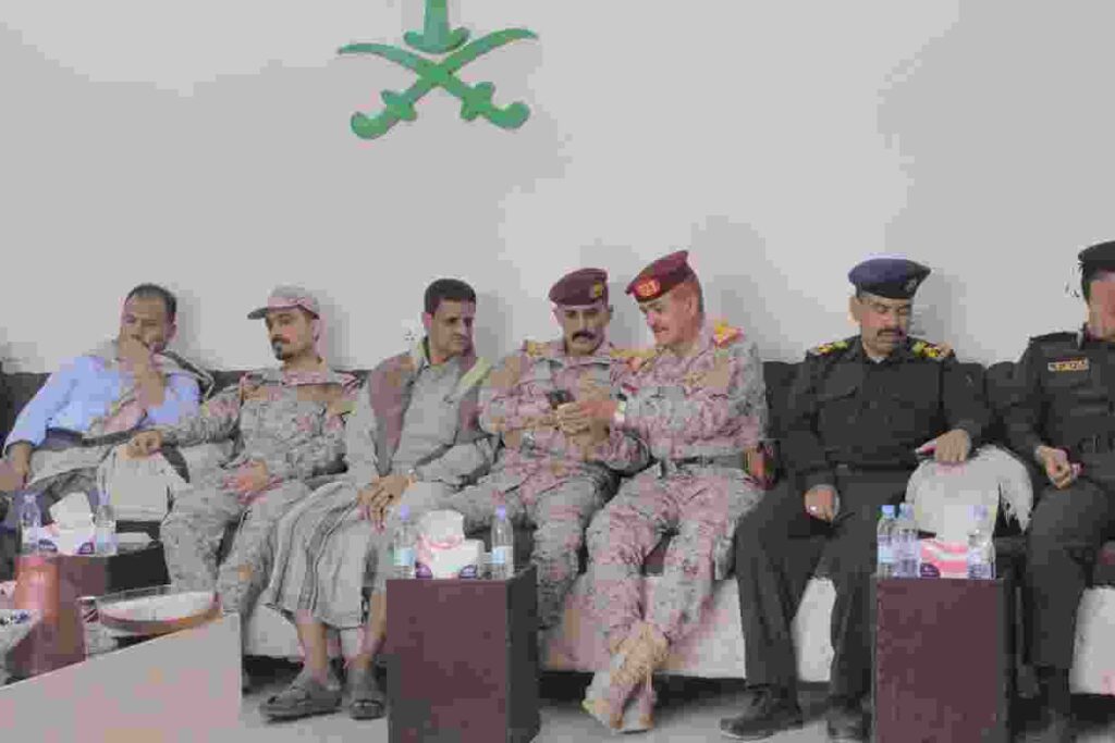العسكرية الاولى تحيي صلاة عيد الفطر وتقدم مكافأت مالية لعدد من الجنود والضباط العسكرية الاولى تحيي صلاة عيد الفطر وتقدم مكافأت مالية لعدد من الجنود والضباط