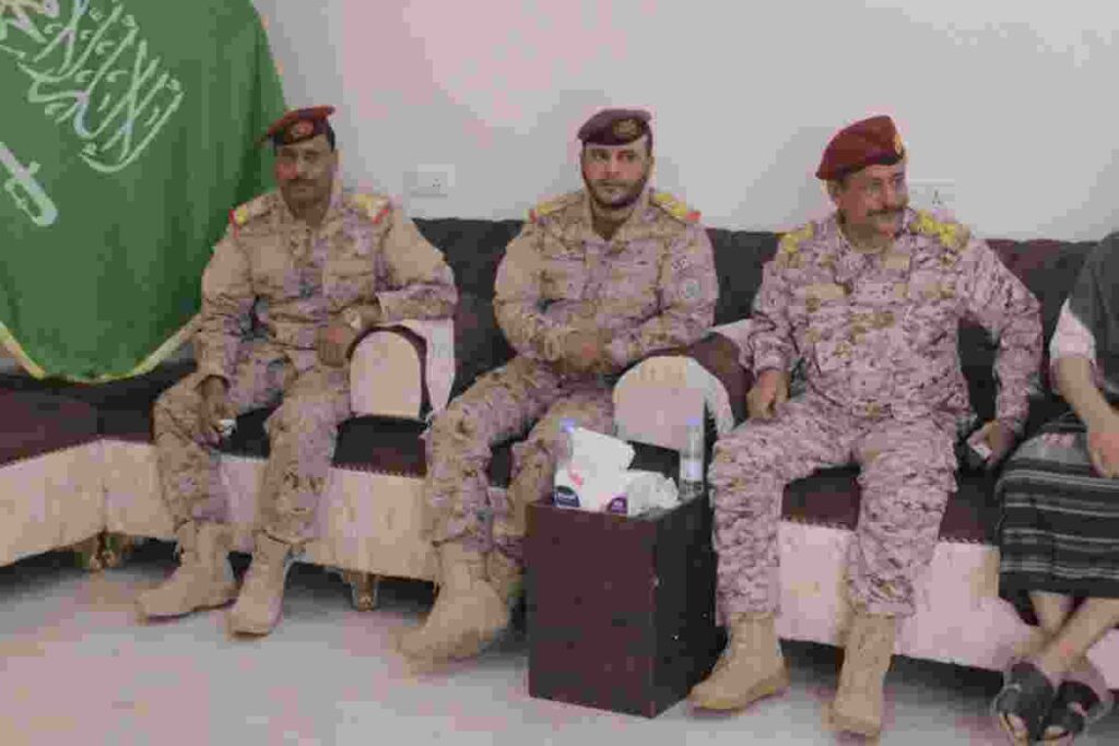 العسكرية الاولى تحيي صلاة عيد الفطر وتقدم مكافأت مالية لعدد من الجنود والضباط العسكرية الاولى تحيي صلاة عيد الفطر وتقدم مكافأت مالية لعدد من الجنود والضباط