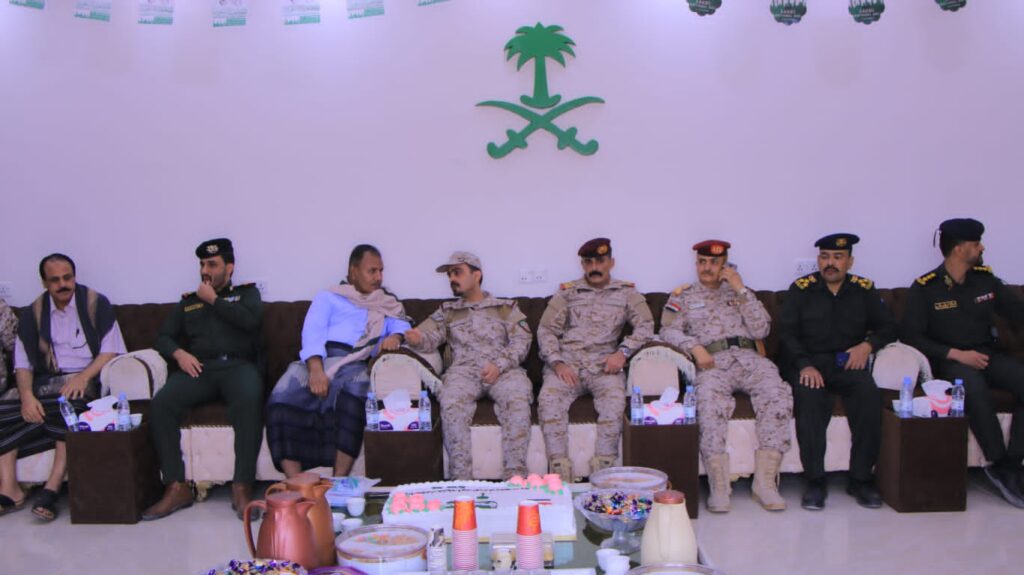 قيادة القوات المشتركة (قوات التحالف) بحضرموت تقيم مأدبة إفطار وتقدم هدايا للأطفال وللمرضى بمستشفى سيئون بمناسبة عيد الفطر المبارك قيادة القوات المشتركة (قوات التحالف) بحضرموت تقيم مأدبة إفطار وتقدم هدايا للأطفال وللمرضى بمستشفى سيئون بمناسبة عيد الفطر المبارك
