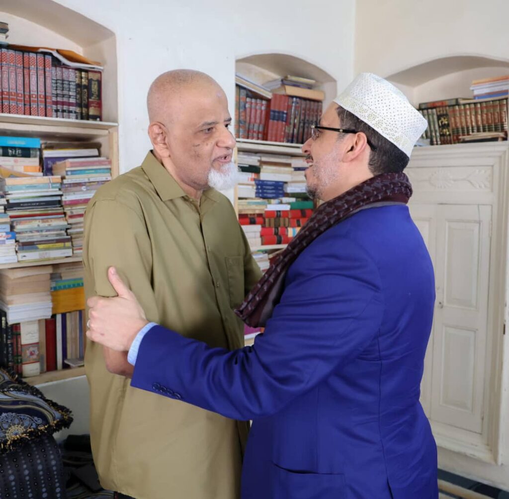 رئيس الوزراء يعبر عن تقديره العالي للمسيرة العلمية والأدبية للدكتور عبدالله حسين البار رئيس الوزراء يعبر عن تقديره العالي للمسيرة العلمية والأدبية للدكتور عبدالله حسين البار