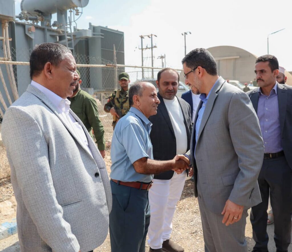 رئيس الوزراء يؤكد ان ملف الكهرباء يحظى بأولوية في اهتمامات الحكومة رئيس الوزراء يؤكد ان ملف الكهرباء يحظى بأولوية في اهتمامات الحكومة