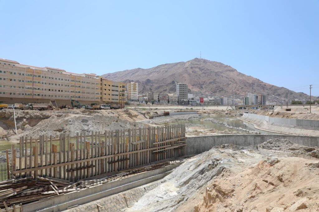 رئيس الوزراء يؤكد على تطوير مخطط حضري لمدينة المكلا يستوعب التطورات الحديثة رئيس الوزراء يؤكد على تطوير مخطط حضري لمدينة المكلا يستوعب التطورات الحديثة