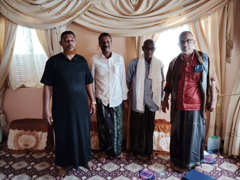 رئيس تنفيذية مؤتمر حضرموت الجامع في المكلا يزور محافظ حضرموت الأسبق «باشماخ»، والشاعر الغنائي «باعكابة» ويمنح كلا منهما درع الوفاء رئيس تنفيذية مؤتمر حضرموت الجامع في المكلا يزور محافظ حضرموت الأسبق «باشماخ»، والشاعر الغنائي «باعكابة» ويمنح كلا منهما درع الوفاء