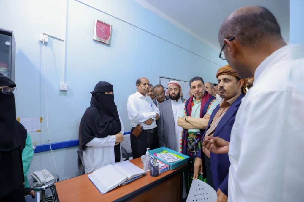 رئيس الوزراء يوجه برفع الموازنة التشغيلية لمستشفى غيل باوزير للارتقاء بخدماته الطبية رئيس الوزراء يوجه برفع الموازنة التشغيلية لمستشفى غيل باوزير للارتقاء بخدماته الطبية