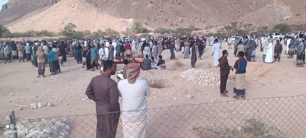 بحضور رسمي وشعبي مُهيب تشييع الشخصية الإجتماعية الفقيد صالح بن ناصر بن سميدع بمديرية رخية بحضور رسمي وشعبي مُهيب تشييع الشخصية الإجتماعية الفقيد صالح بن ناصر بن سميدع بمديرية رخية