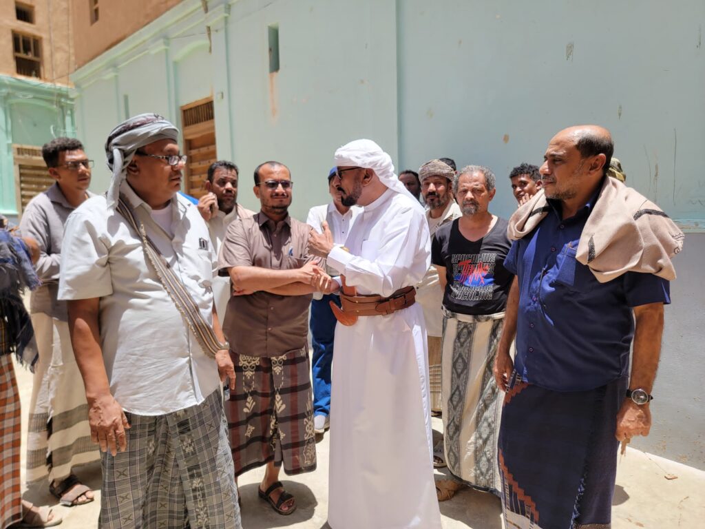 مدير عام شبام يعقد اجتماعًا طارئًا لمستجدات المنخفض الجوي ويتفقد المخلفات الأولية إنهيار منزل في شبام التاريخية مدير عام شبام يعقد اجتماعًا طارئًا لمستجدات المنخفض الجوي ويتفقد المخلفات الأولية إنهيار منزل في شبام التاريخية