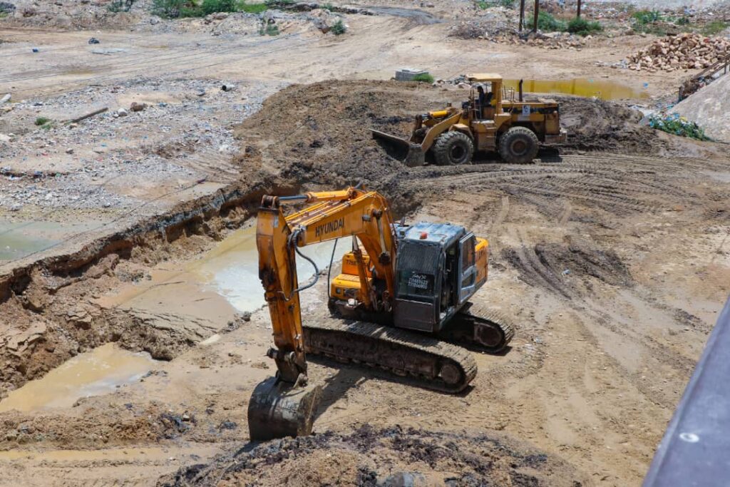 عضو مجلس القيادة البحسني يشيد بجهود السلطة المحلية بحضرموت للحد من تداعيات المنخفض الجوي عضو مجلس القيادة البحسني يشيد بجهود السلطة المحلية بحضرموت للحد من تداعيات المنخفض الجوي